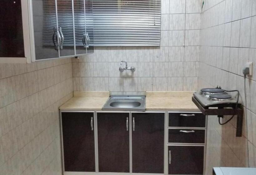 家庭套房, Arkan Dareen