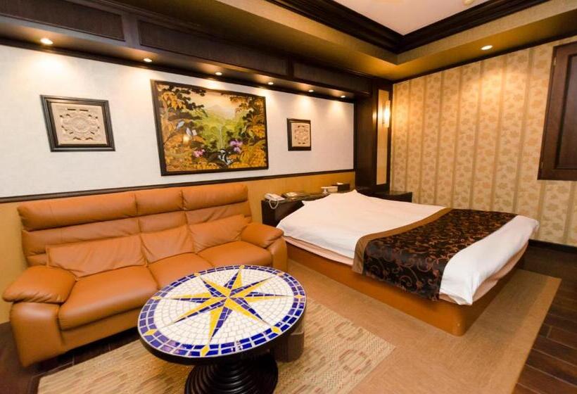 חדר דלוקס, Fun3  Adult Only