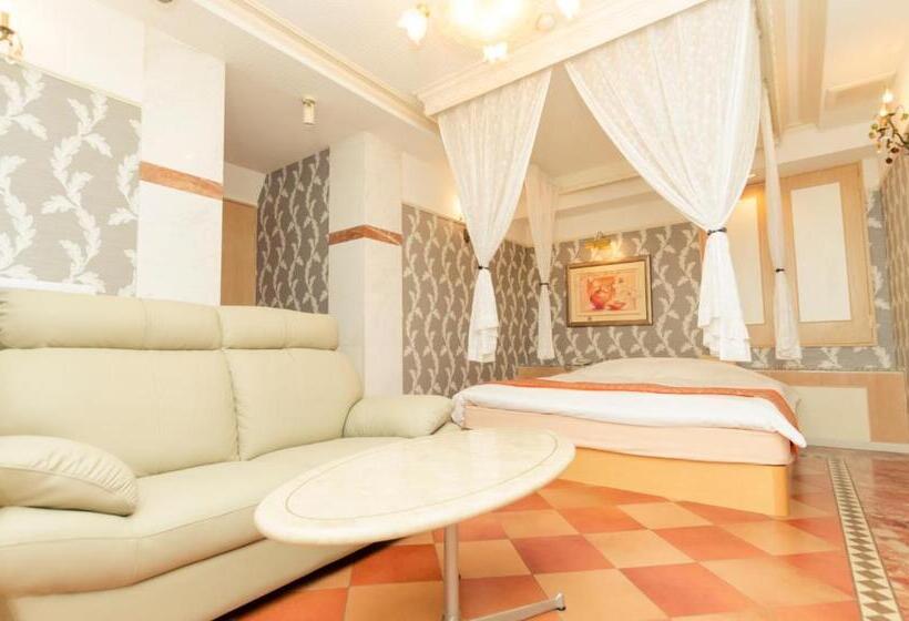 חדר דלוקס, Fun3  Adult Only