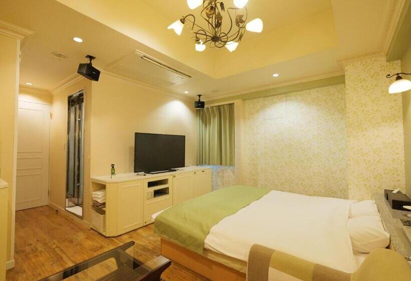 חדר דלוקס יחיד, Fun3  Adult Only