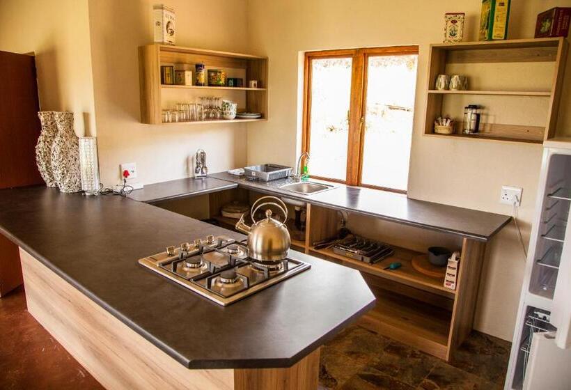 シャレー1寝室, The Stix