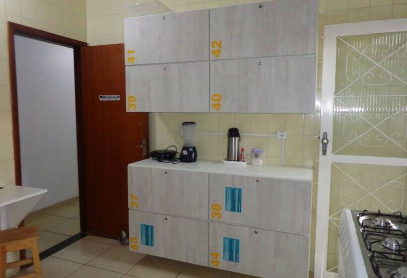 اتاق استاندارد سه نفره, Home Guesthouse