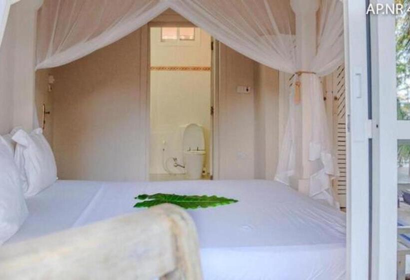 2침실 아파트 풀장 전망, Paje Beach Apartments &