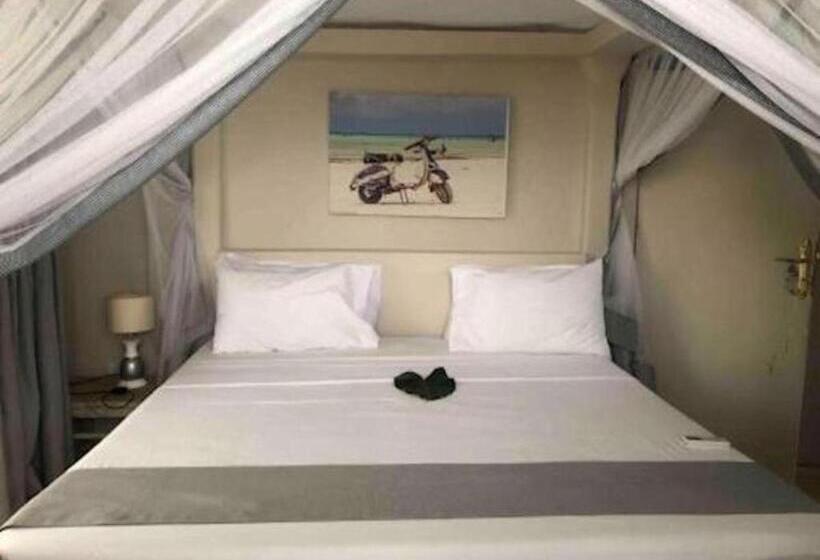 2침실 아파트 풀장 전망, Paje Beach Apartments &