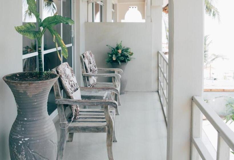 プールビューの２ベッドルームアパート, Paje Beach Apartments &