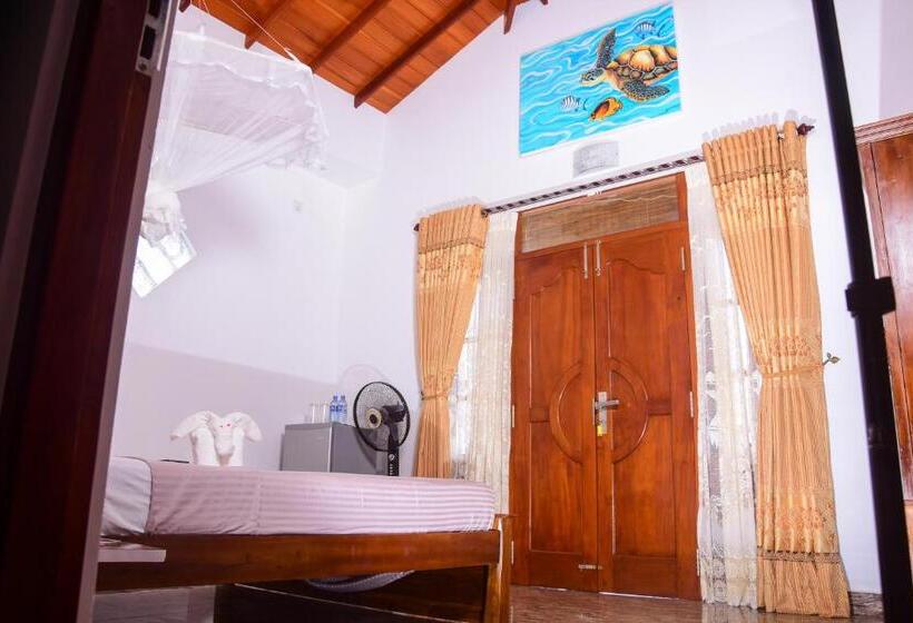 Номер Deluxe Вид на Море Боковой, Channa Villa & Tours