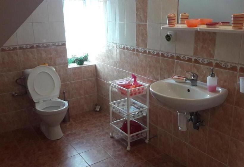 4인용 스탠다드 룸, Villa Liduška S Kavárnou