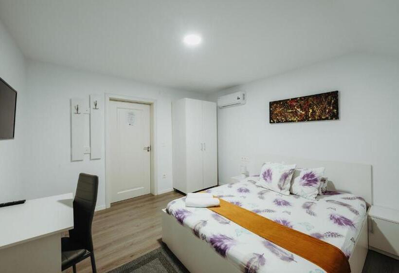 اتاق استاندارد, Pensiunea Karla