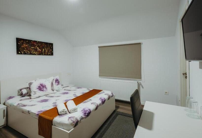 اتاق استاندارد, Pensiunea Karla