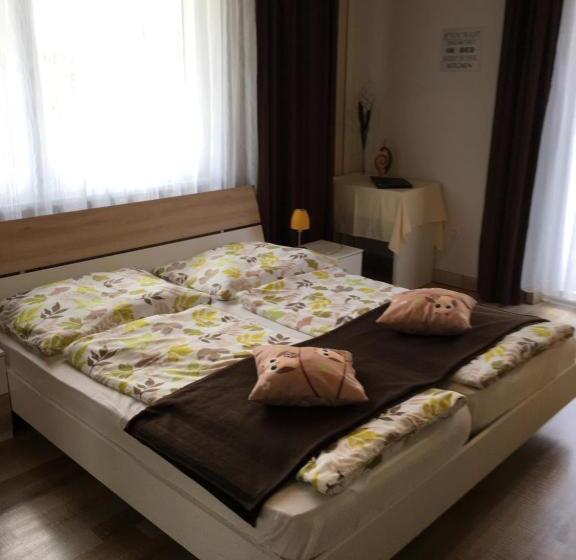 חדר סטנדרט לשלושה, Gasthaus Zum Stadtwald