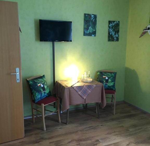 חדר אקונומי, Gasthaus Zum Stadtwald