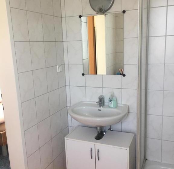 חדר אקונומי, Gasthaus Zum Stadtwald