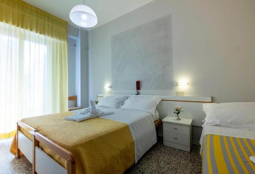 اتاق استاندارد سه نفره, Giumer