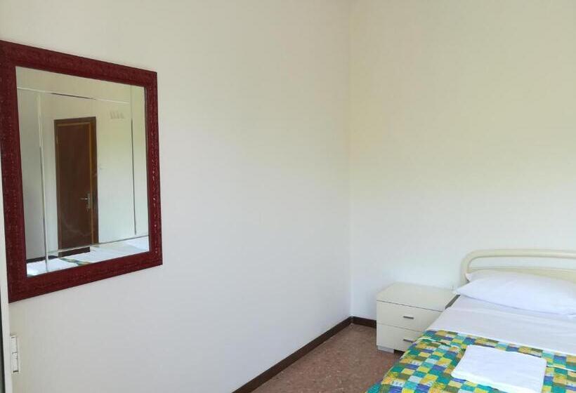 バス共有のスタンダードルーム, Venice Garden House