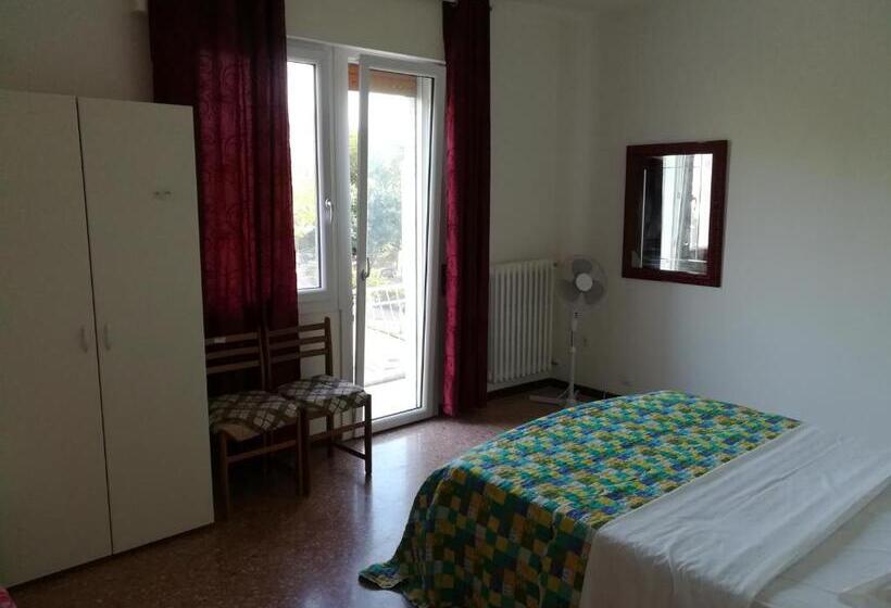 バス共有のスタンダードルーム, Venice Garden House