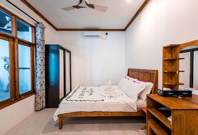 اتاق لوکس خانوادگی, Ithaa Beach Maldives