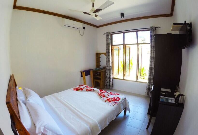 اتاق استاندارد با چشمانداز, Ithaa Beach Maldives