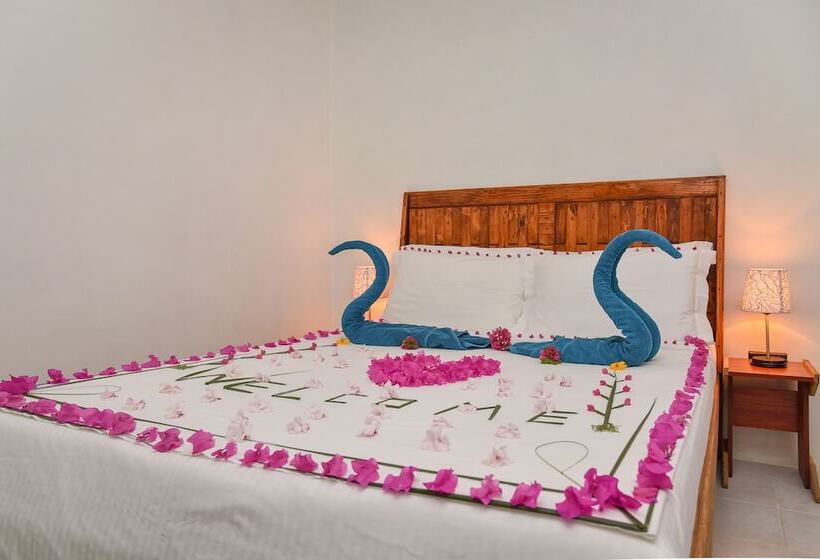 اتاق لوکس خانوادگی, Ithaa Beach Maldives