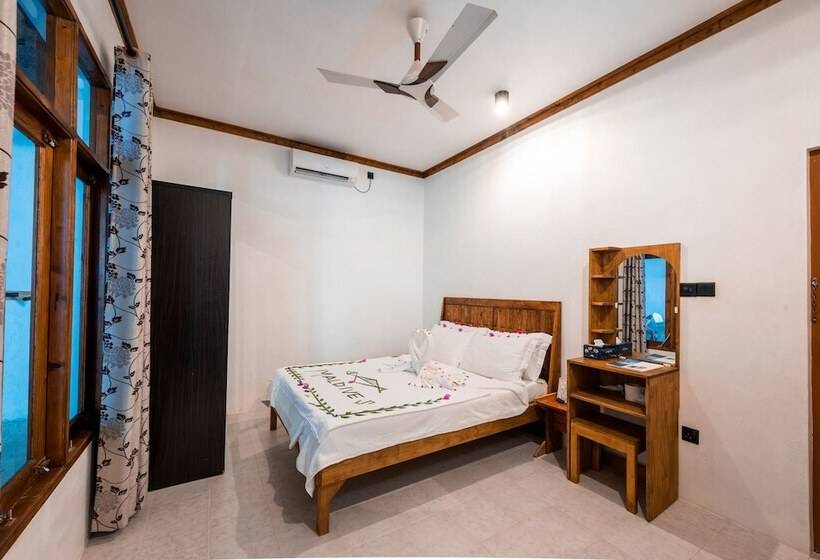 اتاق لوکس خانوادگی, Ithaa Beach Maldives