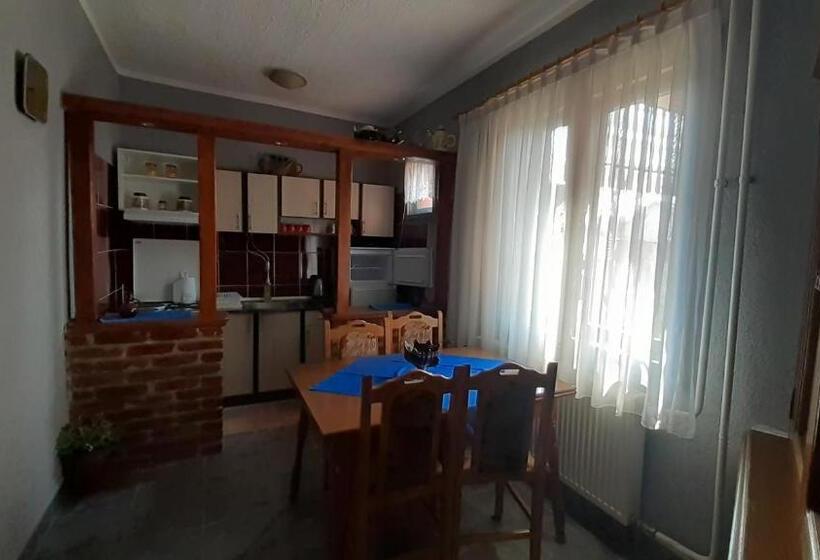 آپارتمان 2 خوابه, Kucerak Kod Bobe Vrdnik