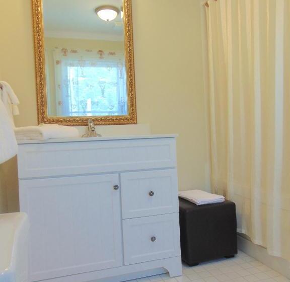 اتاق استاندارد با وان آب گرم, The Elizabeth Manor Guesthouse