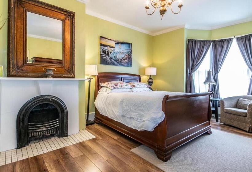 اتاق استاندارد با وان آب گرم, The Elizabeth Manor Guesthouse