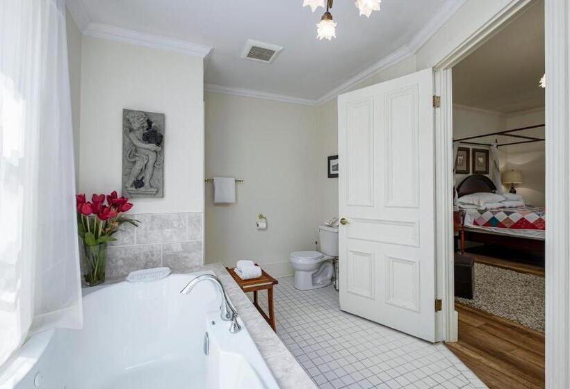 سوئیت با وان آب گرم, The Elizabeth Manor Guesthouse