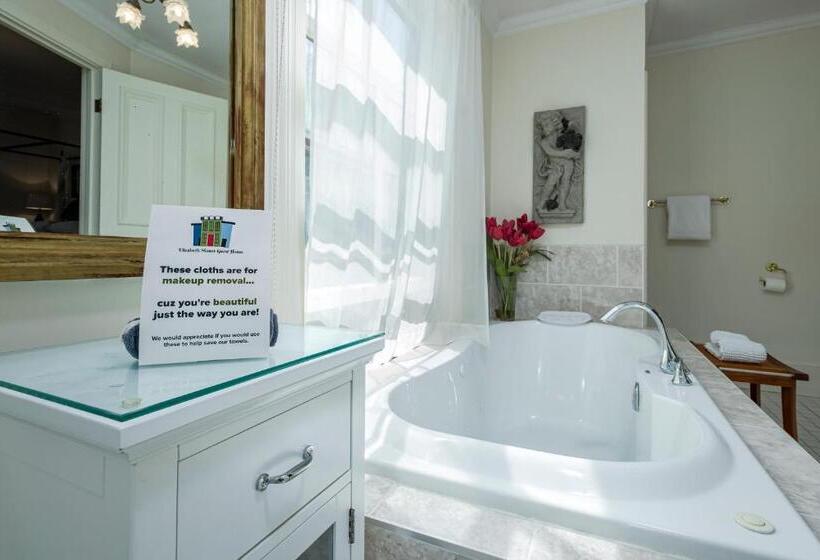 سوئیت با وان آب گرم, The Elizabeth Manor Guesthouse