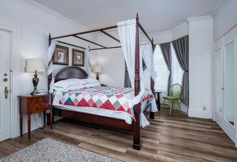 سوئیت با وان آب گرم, The Elizabeth Manor Guesthouse