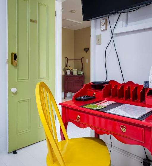 اتاق استاندارد با سرویس بهداشتی مشترک, The Elizabeth Manor Guesthouse
