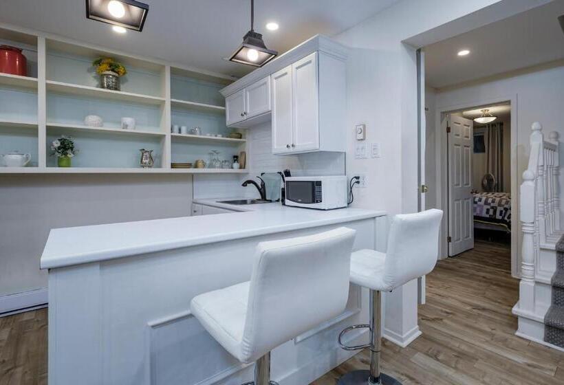 سوییت, The Elizabeth Manor Guesthouse