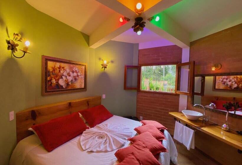 Deluxe Suite King Bed, Vivie Pousada