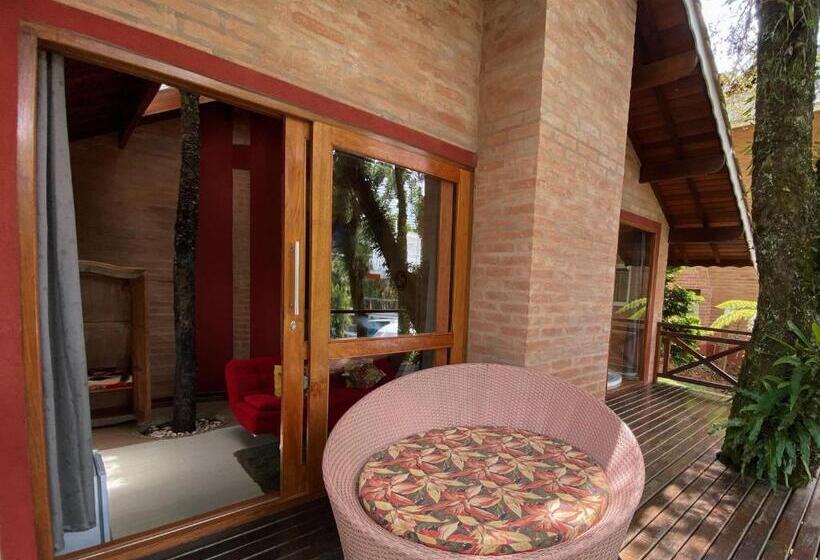 Deluxe Suite King Bed, Vivie Pousada