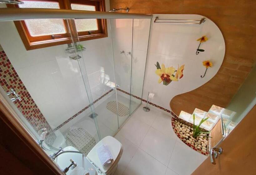 Deluxe Suite King Bed, Vivie Pousada