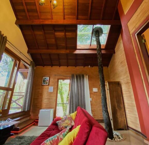 Deluxe Suite King Bed, Vivie Pousada