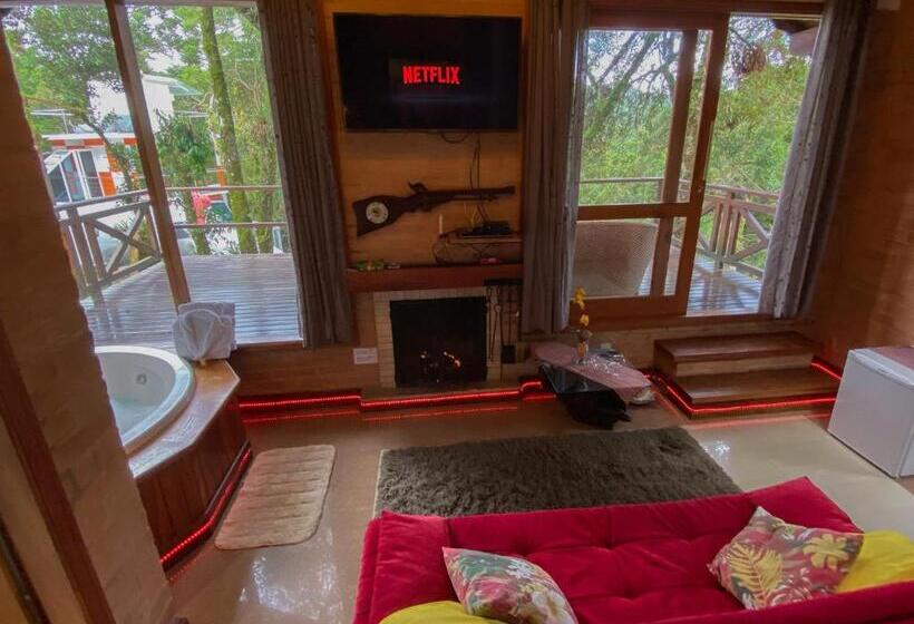 Deluxe Suite King Bed, Vivie Pousada