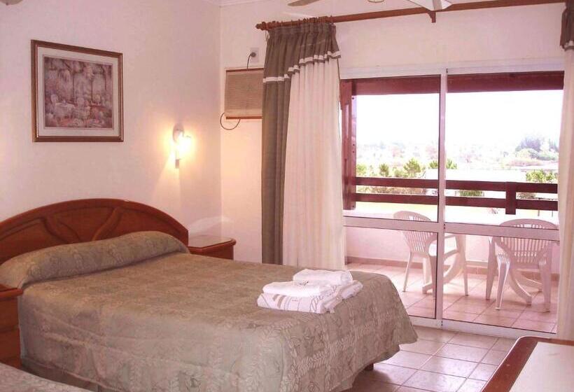 1 Bedroom Apartment Lake View, Terrazas De La Costa