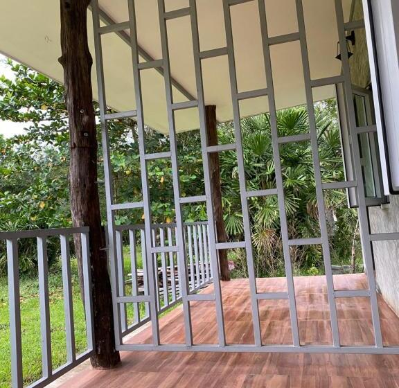 بنجلو قياسى مطلّ علي الحديقة, Pd Guesthouse