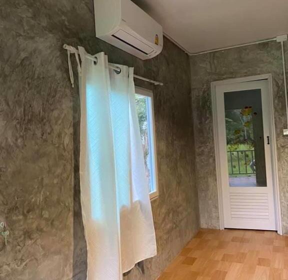 بنجلو قياسى مطلّ علي الحديقة, Pd Guesthouse