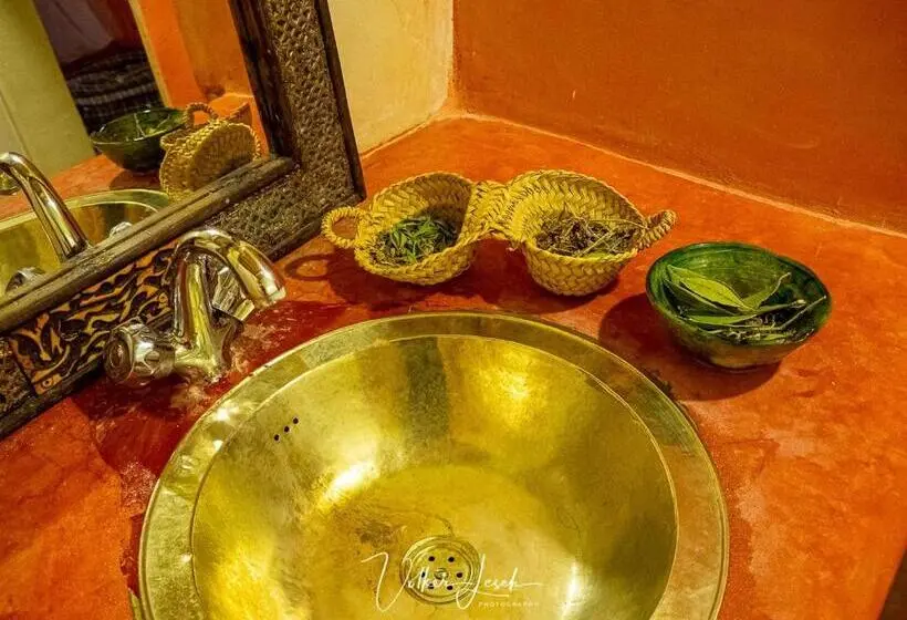 سوییت خانوادگی, Riad Tabhirte