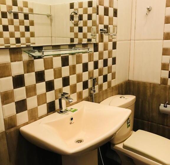 Quarto Economy, Travellers Halt