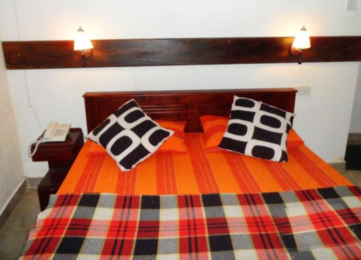 Quarto Deluxe, Travellers Halt