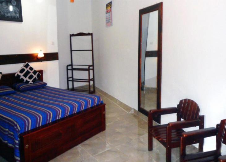 Quarto Deluxe, Travellers Halt