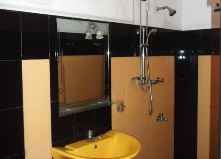 Quarto Deluxe, Travellers Halt