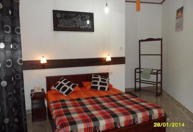 Quarto Deluxe, Travellers Halt