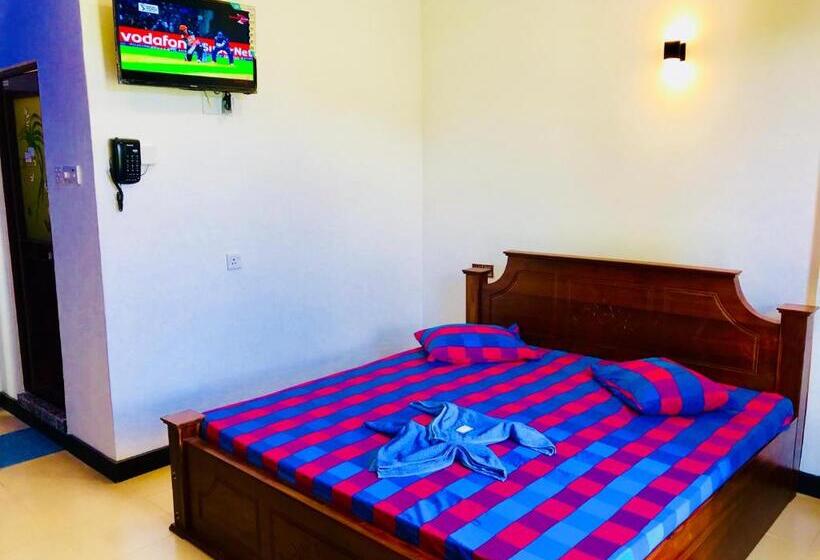 Quarto Deluxe, Travellers Halt