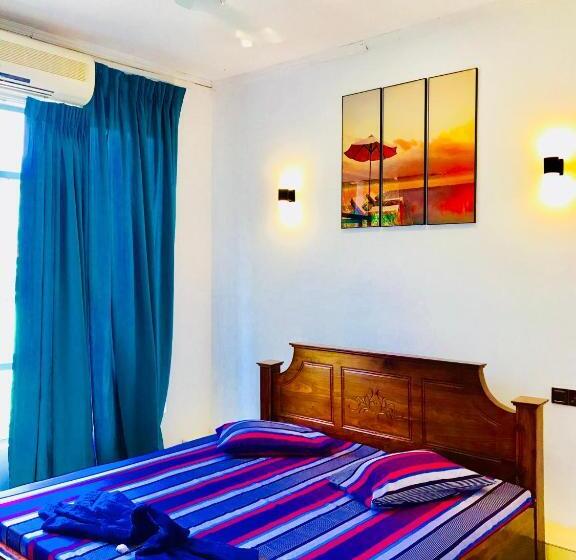 Quarto Deluxe, Travellers Halt