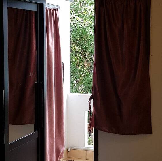 豪华房间, Top Hostel