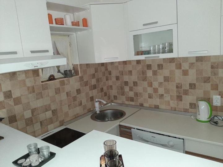 اتاق لوکس, Guest House Ivan