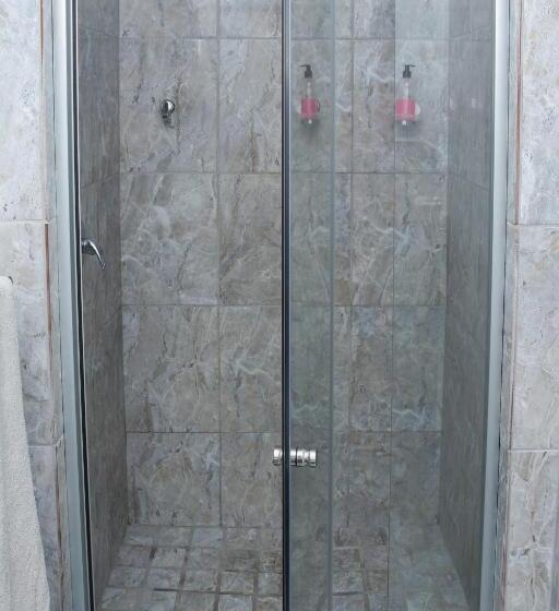 Chambre Standard Vue Piscine, Tyday Accommodation